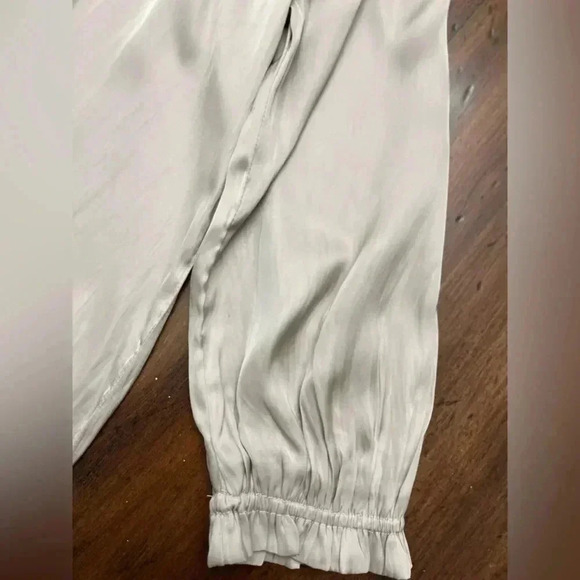 Carmen Marc Valvo Blouse Size XS Color Milky Malt Smocked Neck Tie Front NWT - Picture 6 of 11